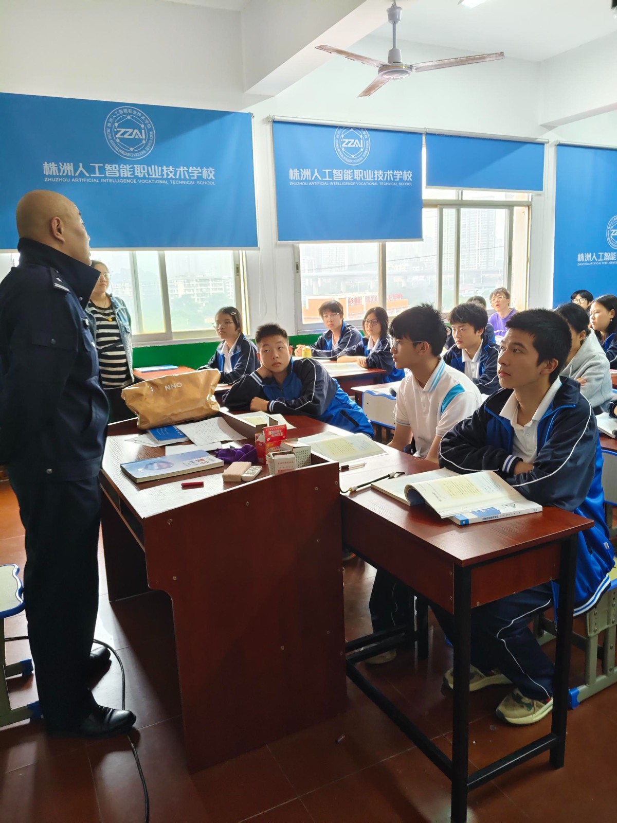 5a0409c899b9f9799b358fbc611cf39c_compres