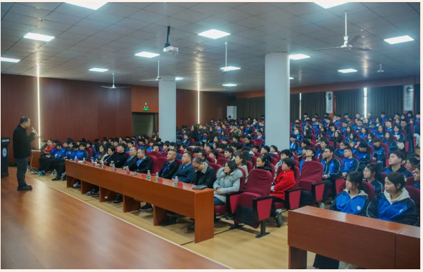 青春绽放，满载而归——我校实习总结汇报暨表彰大会圆满结束